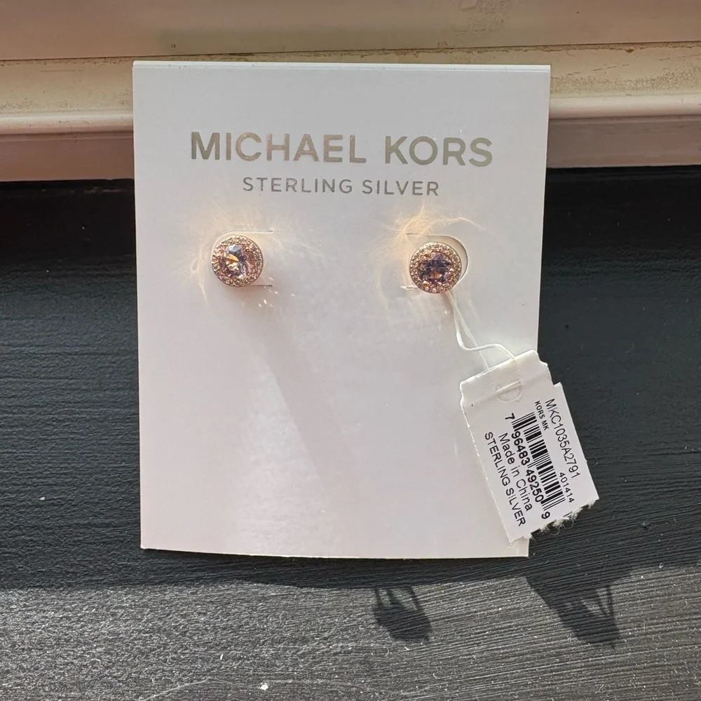 Michael Kors Rose Gold Pave Halo Stud Earrings NWT - Picture 3 of 4